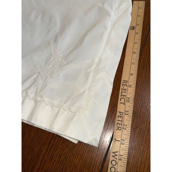 Vintage Vanity Fair White Nylon Half Slip Skirt – Embroidered Hem, Side Slit, Si - Picture 12 of 16